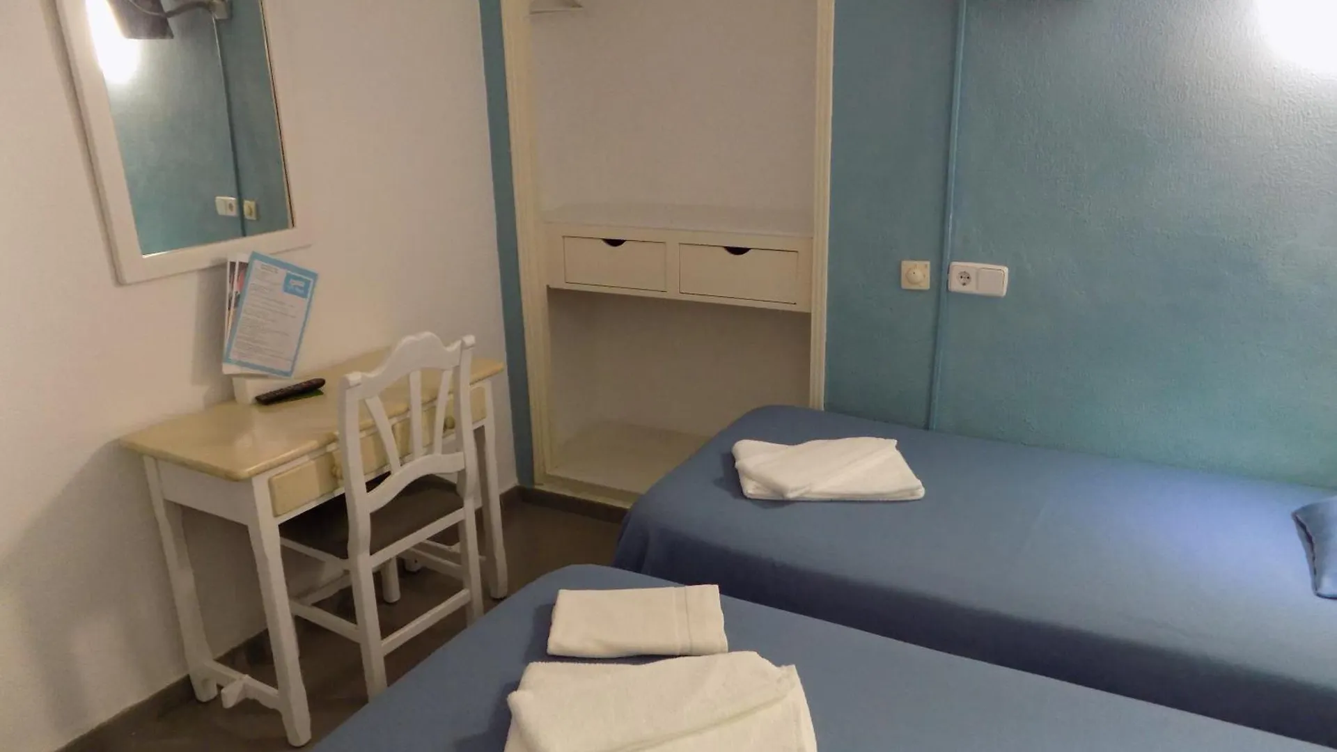 Hostal Villa Maruja El Arenal  0*, El Arenal (Mallorca)